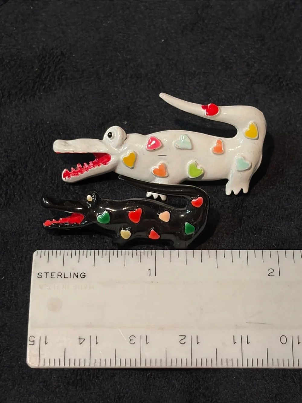 Heart Accent Alligator Brooches- Black & White